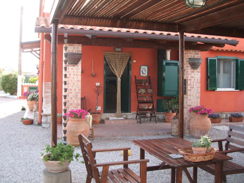 La Locanda Country House Borgo Montenero Buitenkant foto