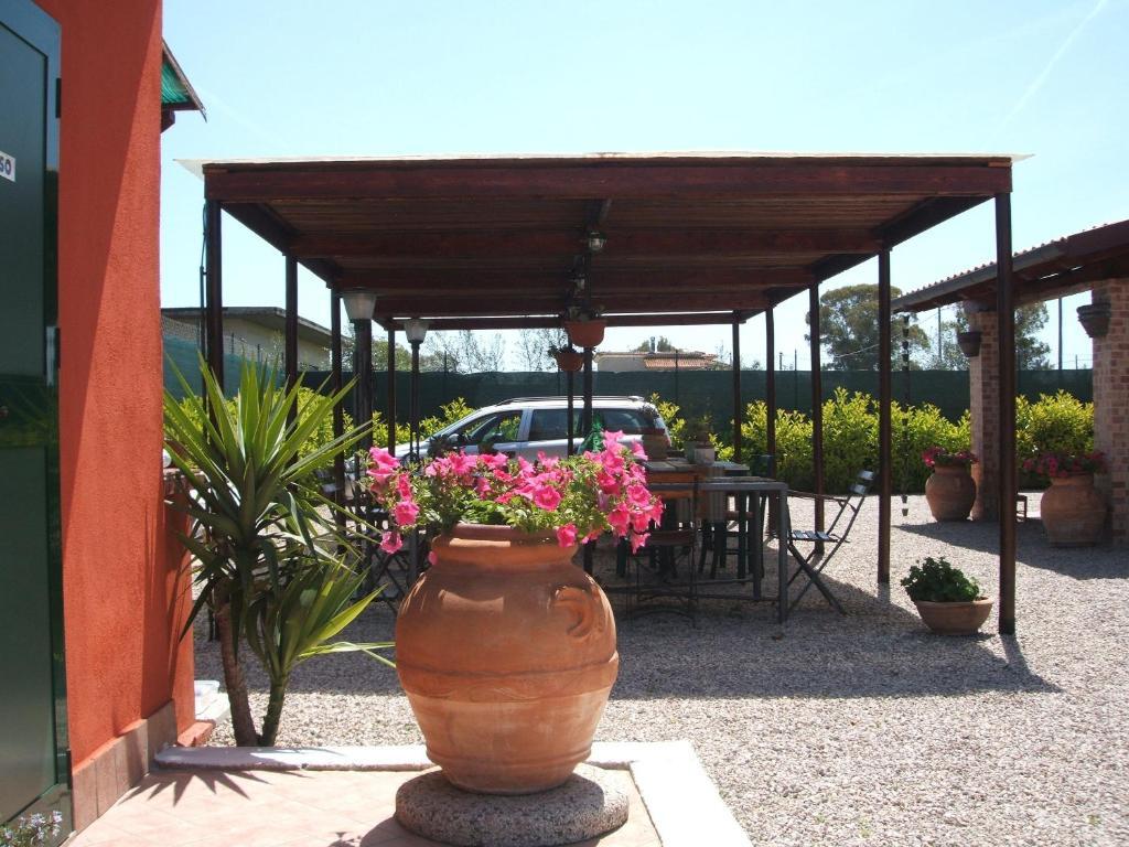 La Locanda Country House Borgo Montenero Buitenkant foto