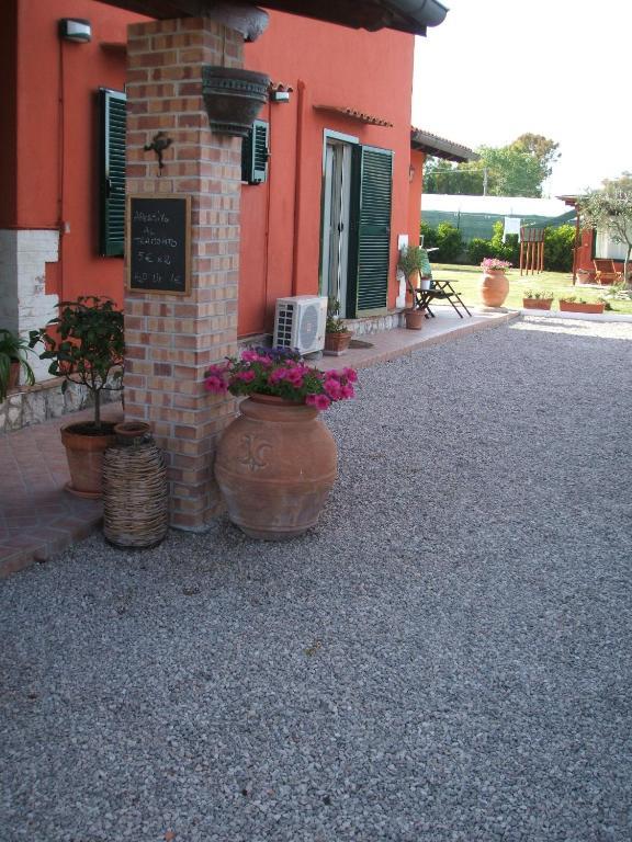 La Locanda Country House Borgo Montenero Buitenkant foto