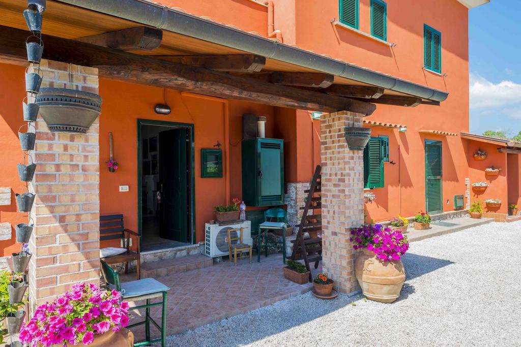La Locanda Country House Borgo Montenero Buitenkant foto